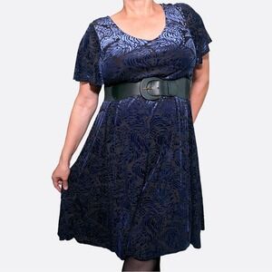 Torrid Navy Blue Velvet Burnout Dress Plus Sz 1X Flutter Sleeve Fit Flare Party